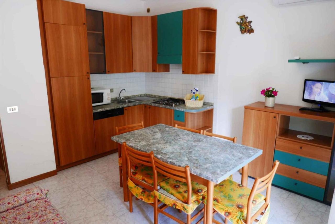 In 24626 Apartment *